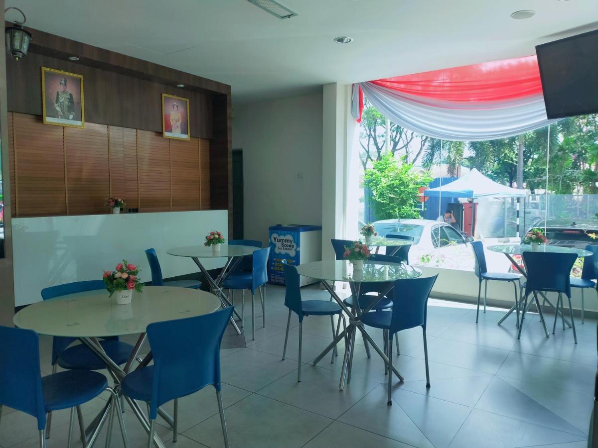 Hotel Darulaman Алор Сетар Екстериор снимка